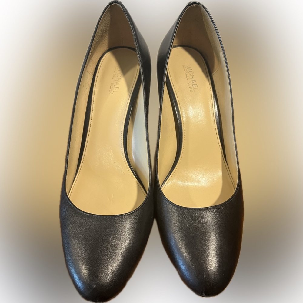 Michael Kors Black Pumps